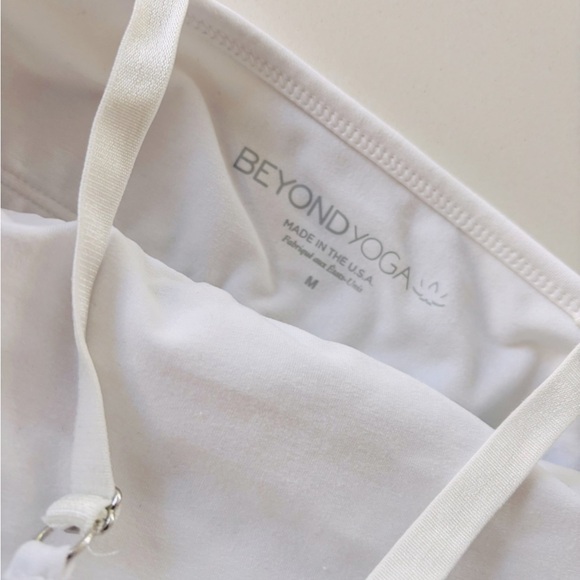 BEYOND YOGA White Crop Top M - Picture 3 of 3